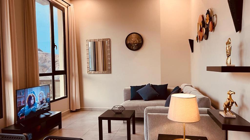 One Guest Place 2bhk Near The Apartamento Mascate
