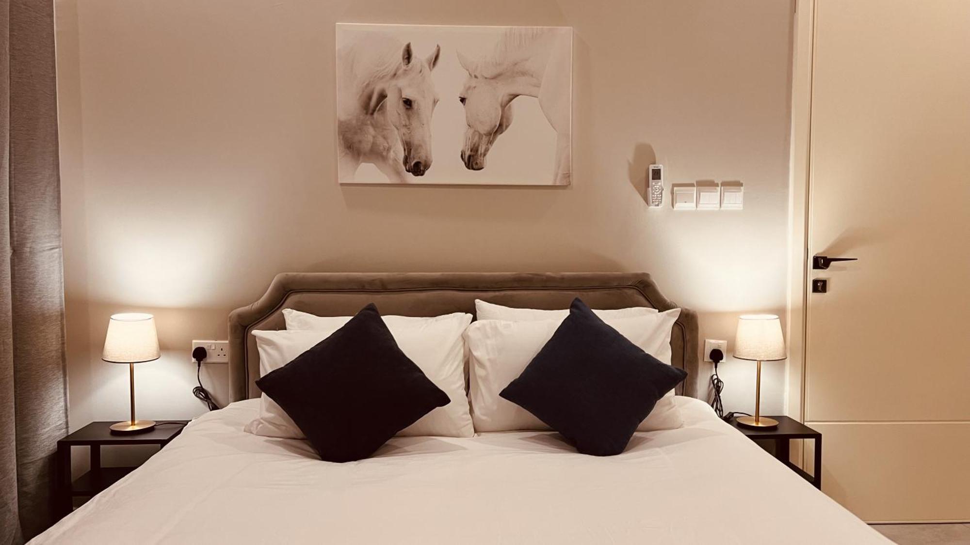 Apartamento One Guest Place 2bhk Near The